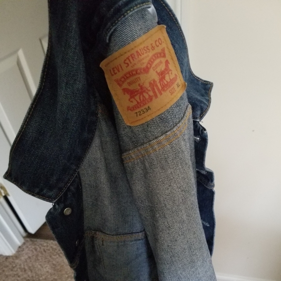 Levi's Jacket - Picture 3 of 4